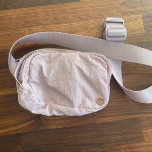 Lululemon Everywhere Belt Bag *1L